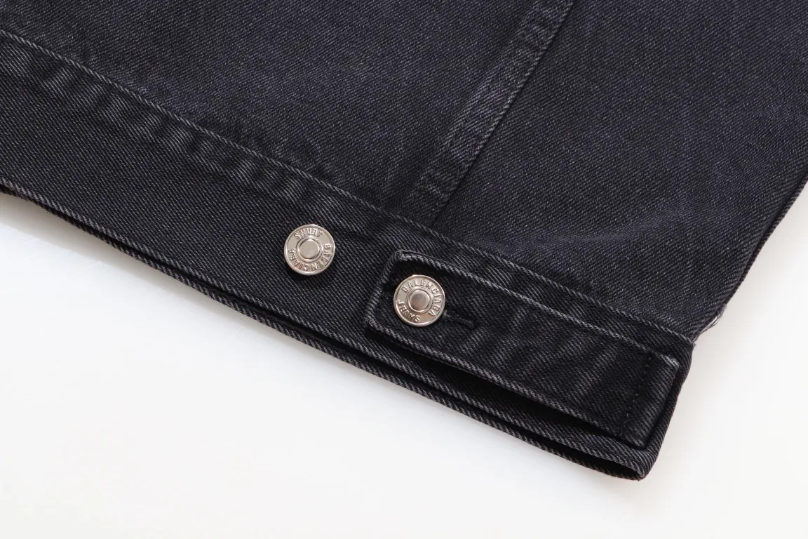 【BALENCIAGA】バレンシアガ   ジャケット着  ご好評に付き再入荷！240921