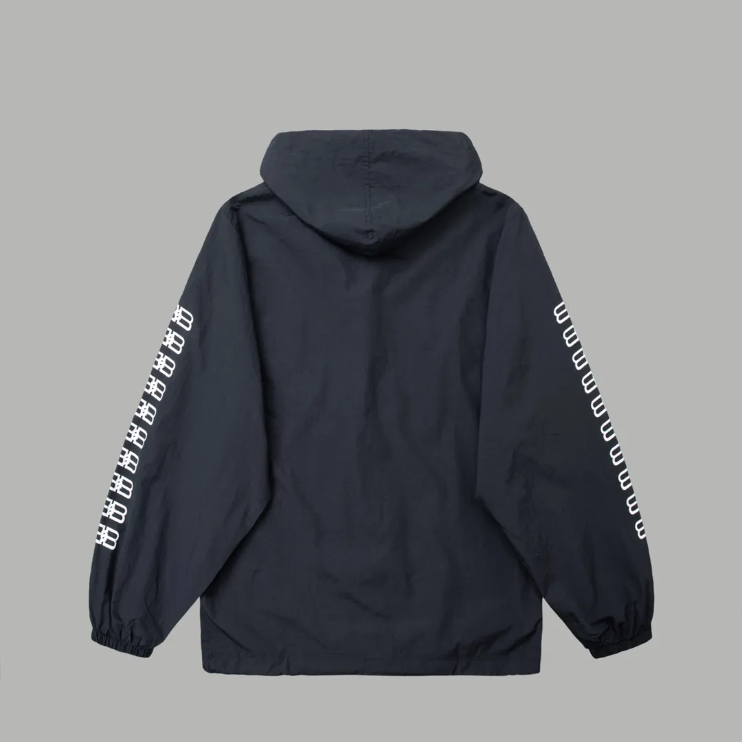【BALENCIAGA 公式旗艦店】 バレンシアガ  ジャケット着 好評に付き再入荷 240827