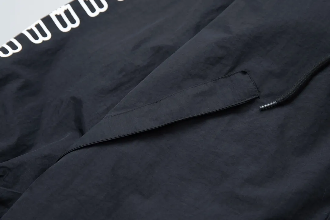 【BALENCIAGA 公式旗艦店】 バレンシアガ  ジャケット着 好評に付き再入荷 240827