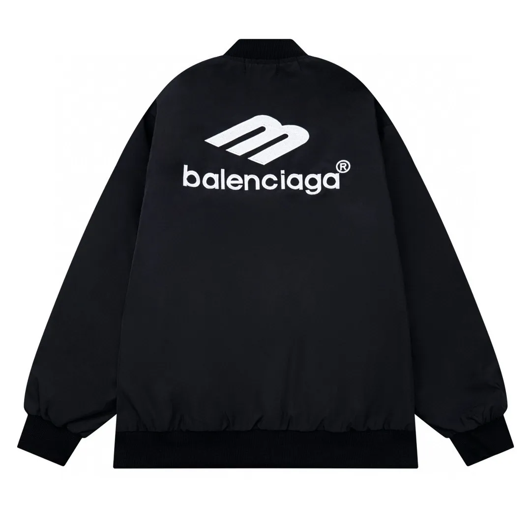 【BALENCIAGA 公式旗艦店】 バレンシアガ  ジャケット着 好評に付き再入荷 240827