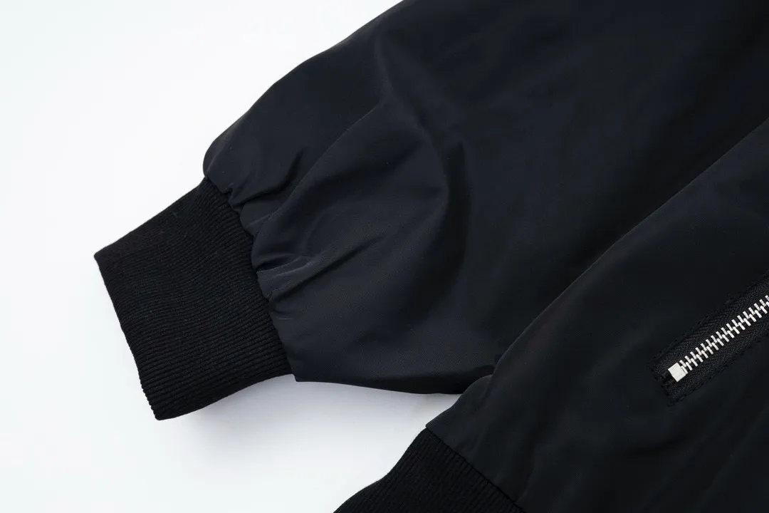 【BALENCIAGA 公式旗艦店】 バレンシアガ  ジャケット着 好評に付き再入荷 240827