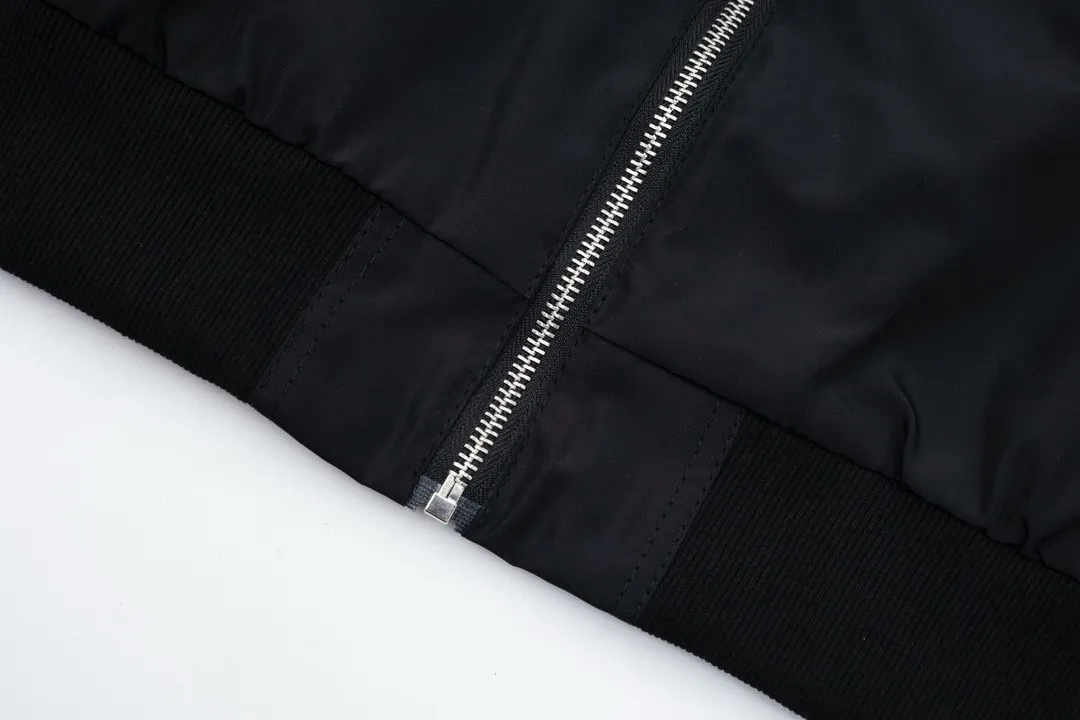 【BALENCIAGA 公式旗艦店】 バレンシアガ  ジャケット着 好評に付き再入荷 240827