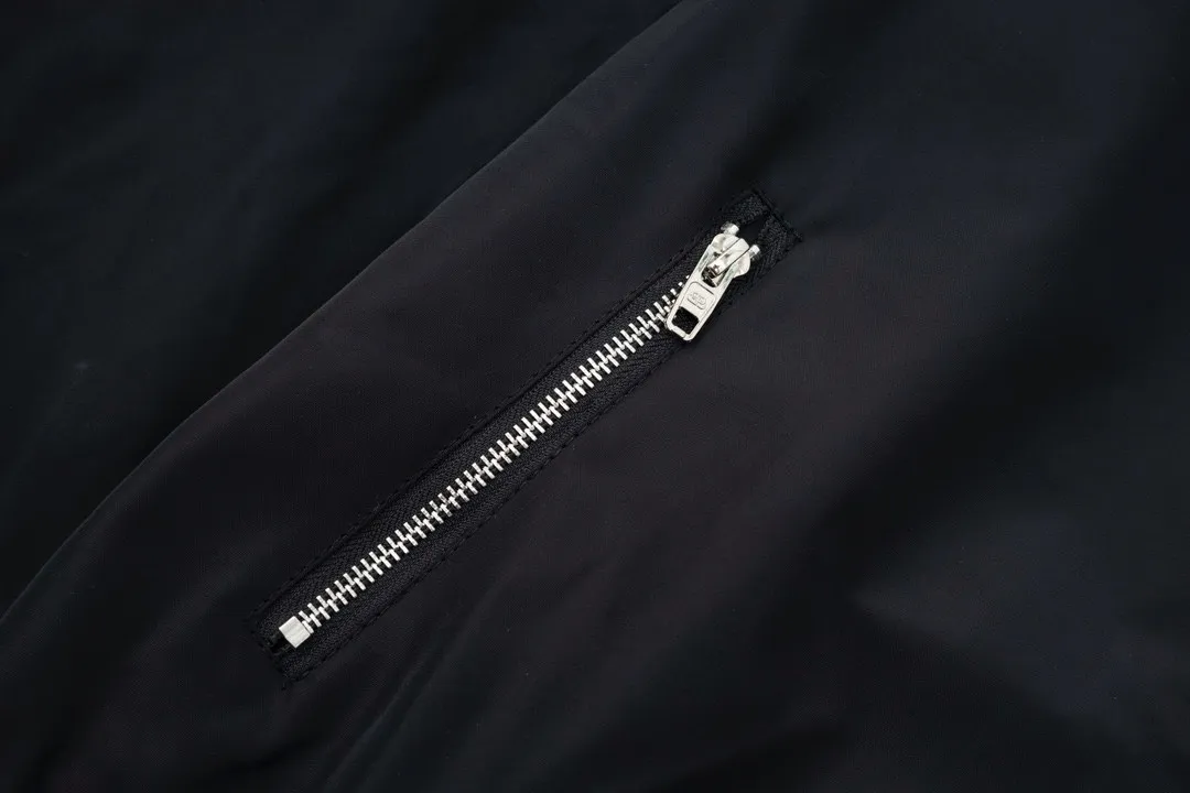 【BALENCIAGA 公式旗艦店】 バレンシアガ  ジャケット着 好評に付き再入荷 240827