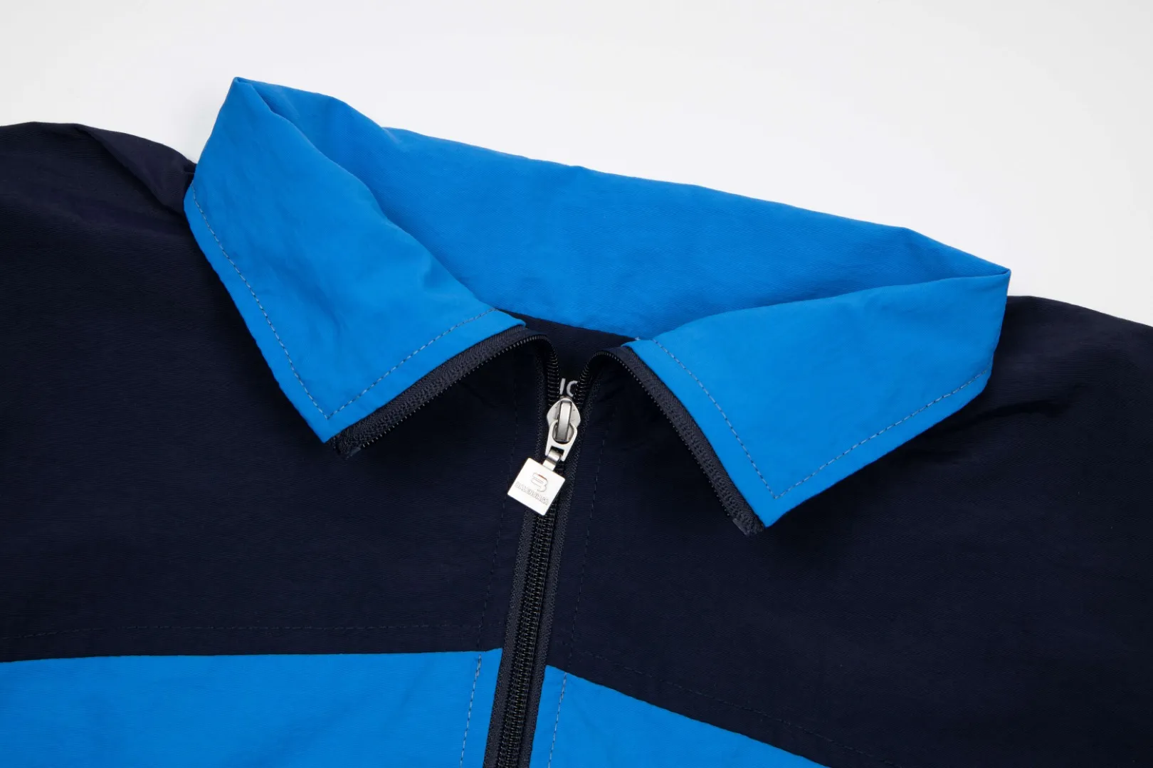 【BALENCIAGA 公式旗艦店】 バレンシアガ  ジャケット着 好評に付き再入荷 240827