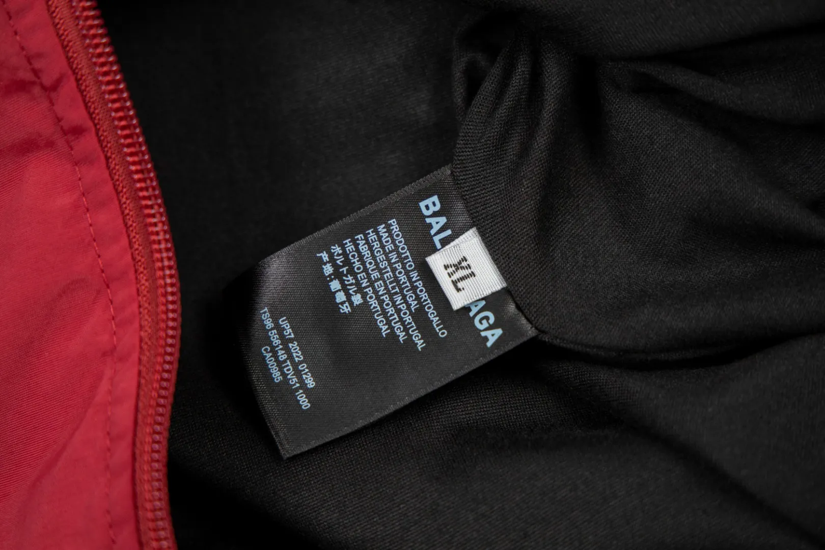 【BALENCIAGA 公式旗艦店】 バレンシアガ  ジャケット着 好評に付き再入荷 240827