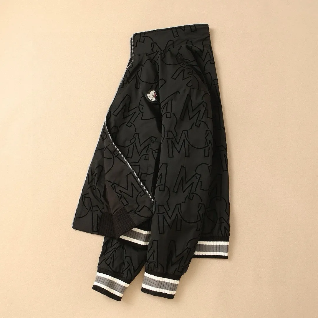 【MONCLER 公式旗艦店】 モンクレール  ジャケット着 ご好評に付き再入荷！250106