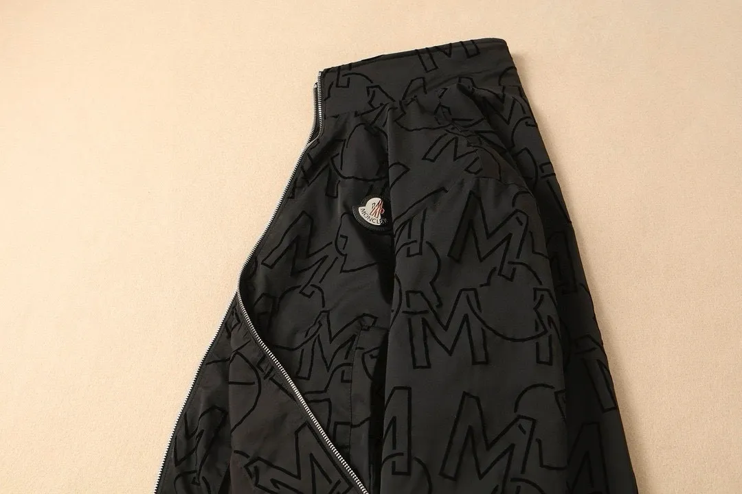 【MONCLER 公式旗艦店】 モンクレール  ジャケット着 ご好評に付き再入荷！250106