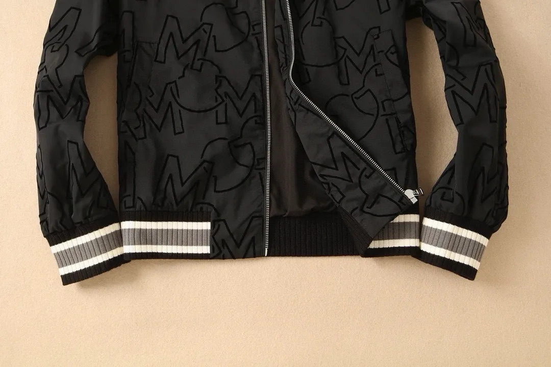 【MONCLER 公式旗艦店】 モンクレール  ジャケット着 ご好評に付き再入荷！250106