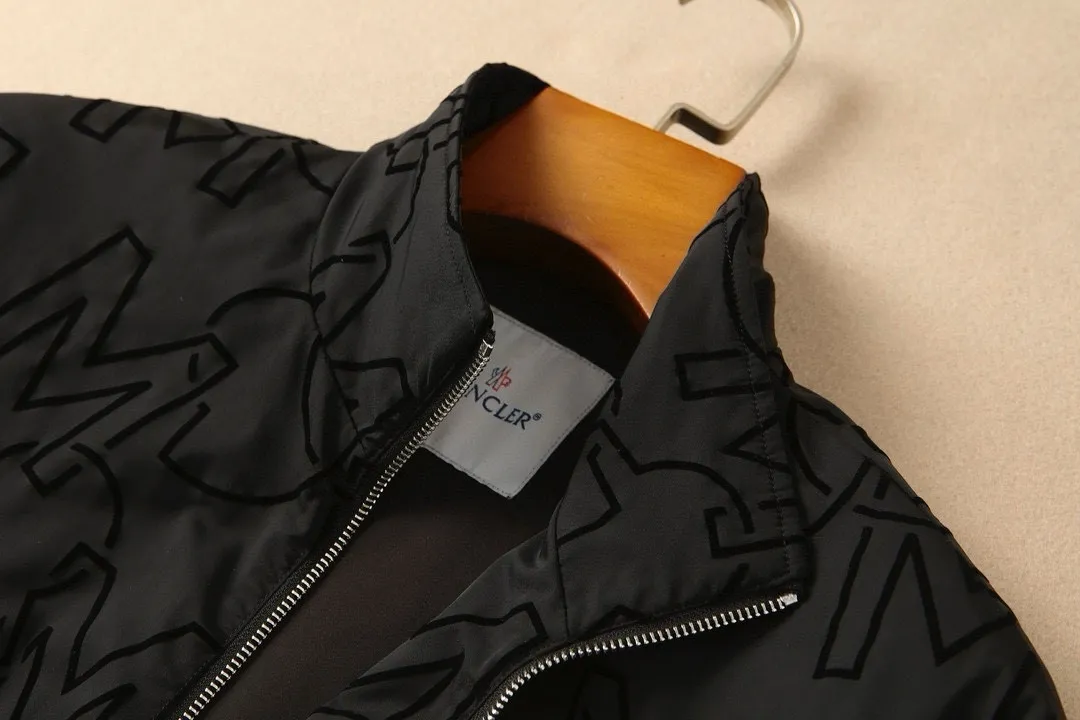 【MONCLER 公式旗艦店】 モンクレール  ジャケット着 ご好評に付き再入荷！250106