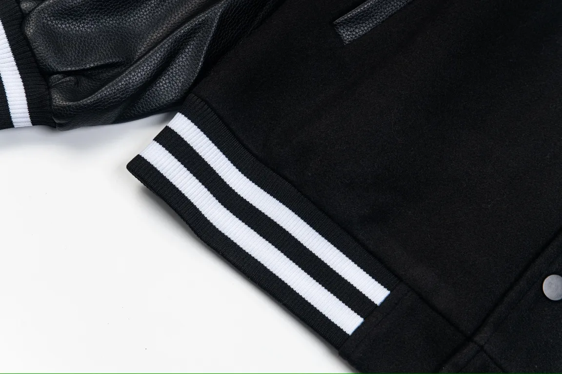 【MONCLER 公式旗艦店】 モンクレール  ジャケット着 ご好評に付き再入荷！241212