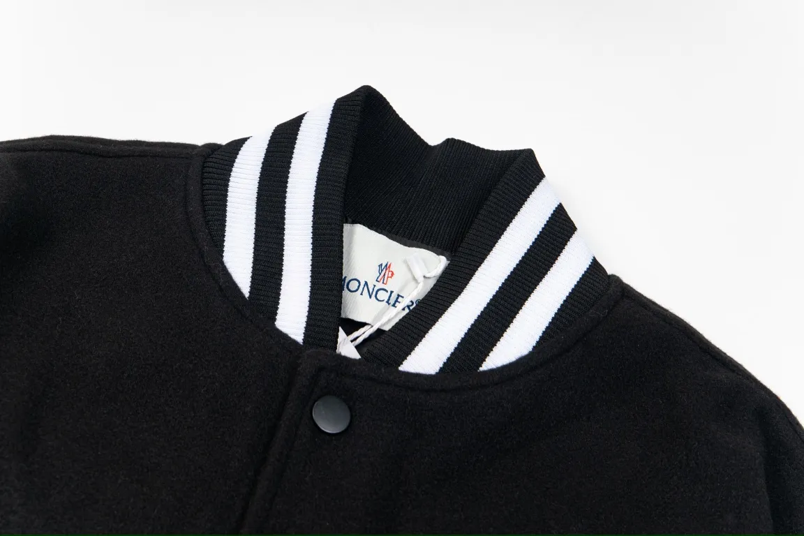 【MONCLER 公式旗艦店】 モンクレール  ジャケット着 ご好評に付き再入荷！241212