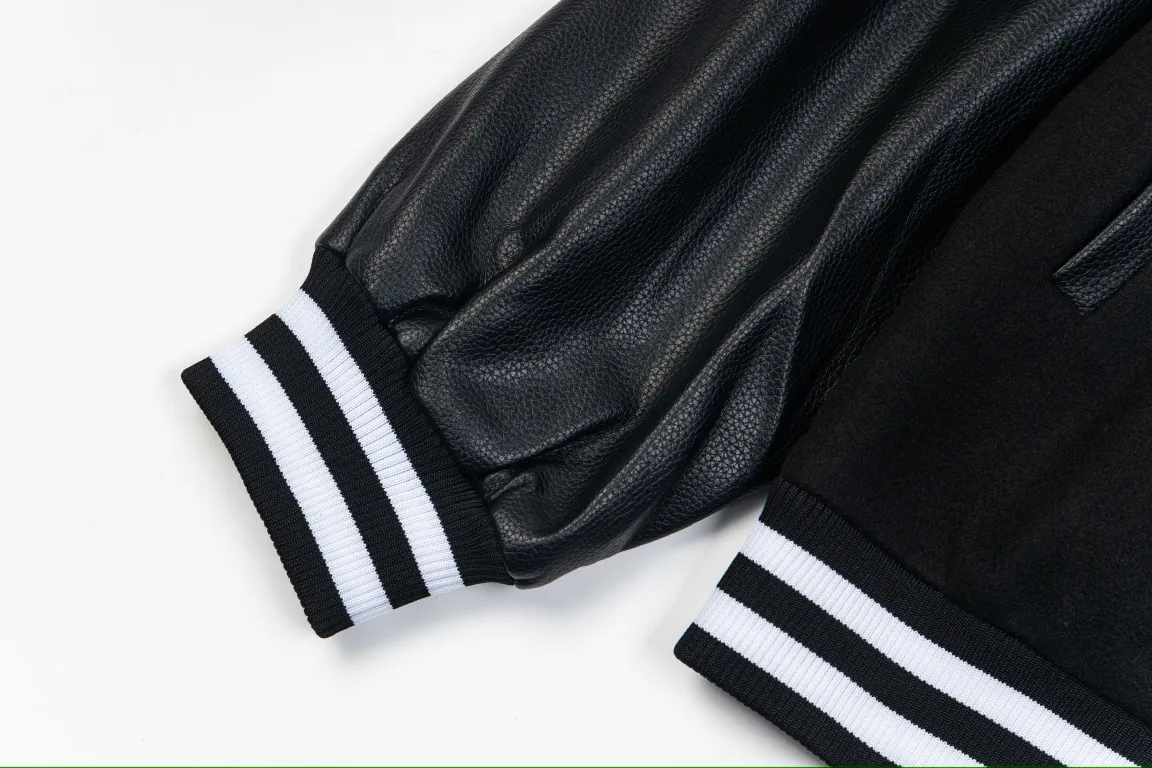 【MONCLER 公式旗艦店】 モンクレール  ジャケット着 ご好評に付き再入荷！241212