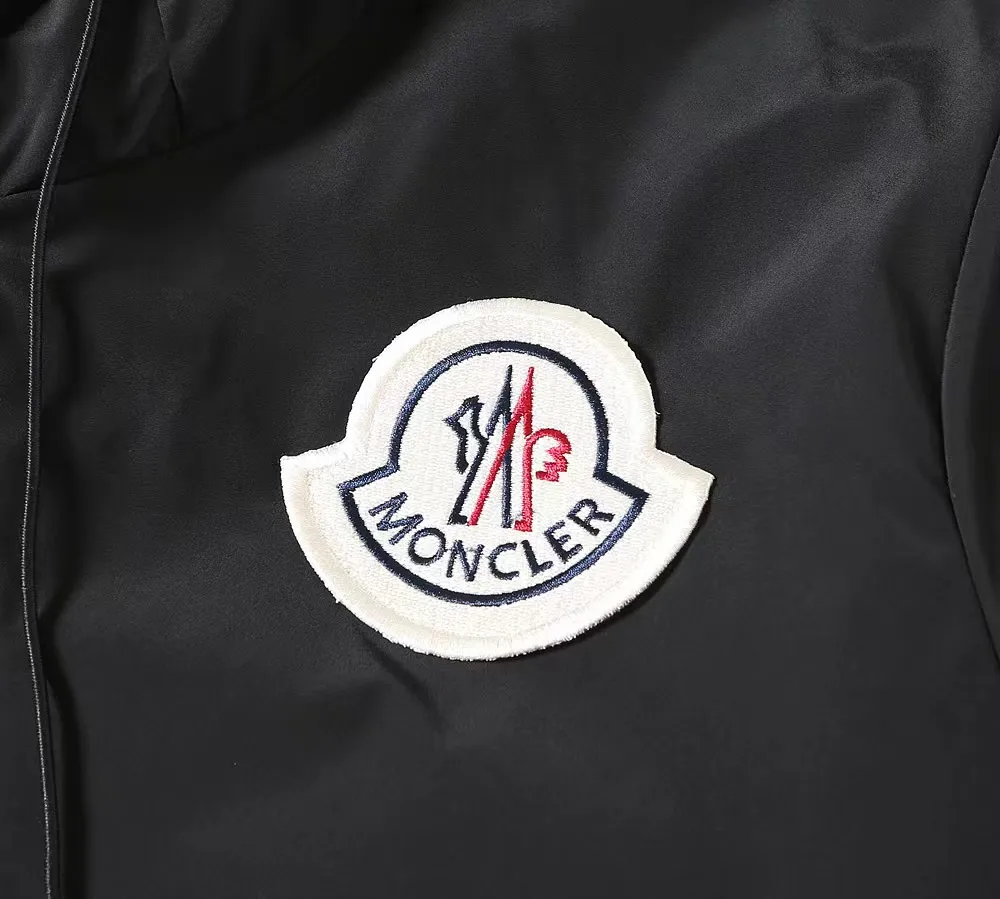 【MONCLER 公式旗艦店】 モンクレール  ジャケット着 ご好評に付き再入荷！241023