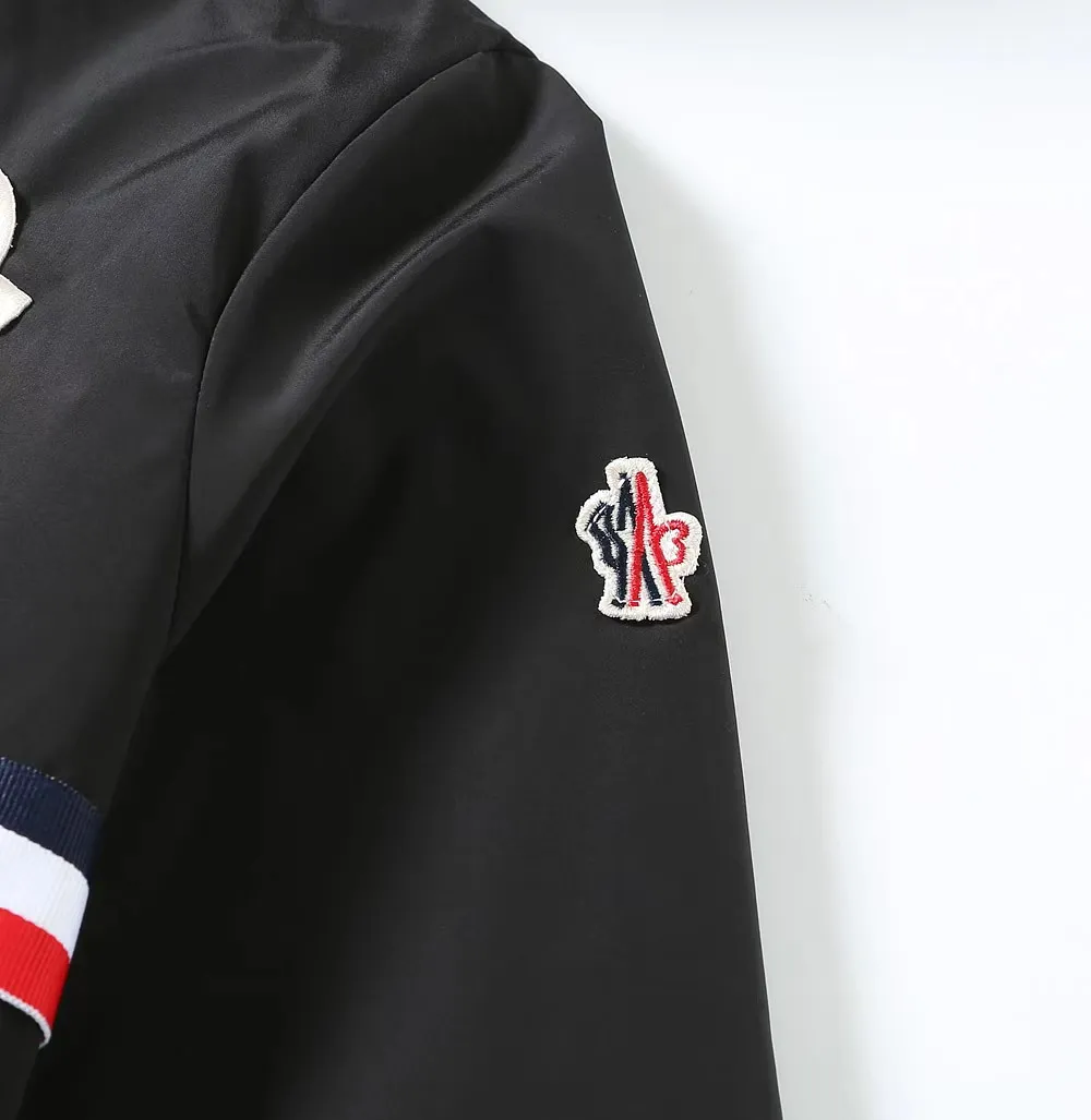 【MONCLER 公式旗艦店】 モンクレール  ジャケット着 ご好評に付き再入荷！241023