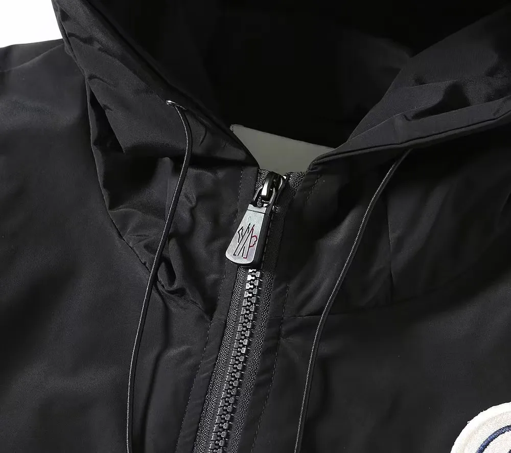 【MONCLER 公式旗艦店】 モンクレール  ジャケット着 ご好評に付き再入荷！241023