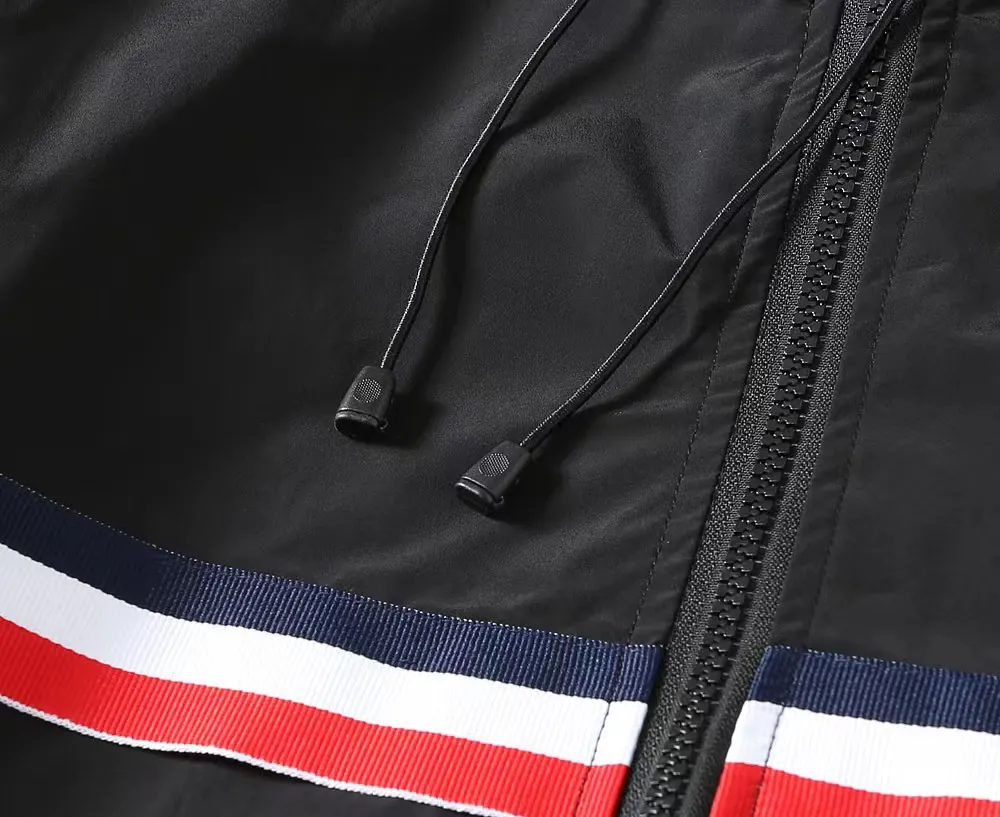【MONCLER 公式旗艦店】 モンクレール  ジャケット着 ご好評に付き再入荷！241023