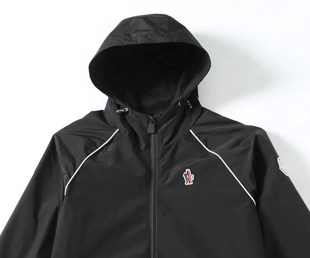 【MONCLER 公式旗艦店】 モンクレール  ジャケット着 ご好評に付き再入荷！241023