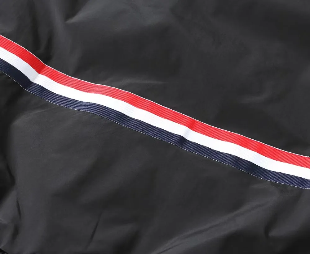 【MONCLER 公式旗艦店】 モンクレール  ジャケット着 ご好評に付き再入荷！241023
