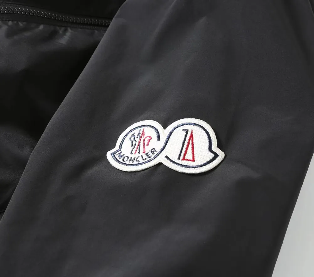 【MONCLER 公式旗艦店】 モンクレール  ジャケット着 ご好評に付き再入荷！241023