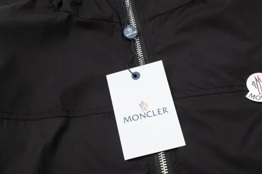【Moncler日本公式許可旗艦店】（モンクレール）ジャケット着 ご好評に付き再入荷！！【男女兼用】 240920