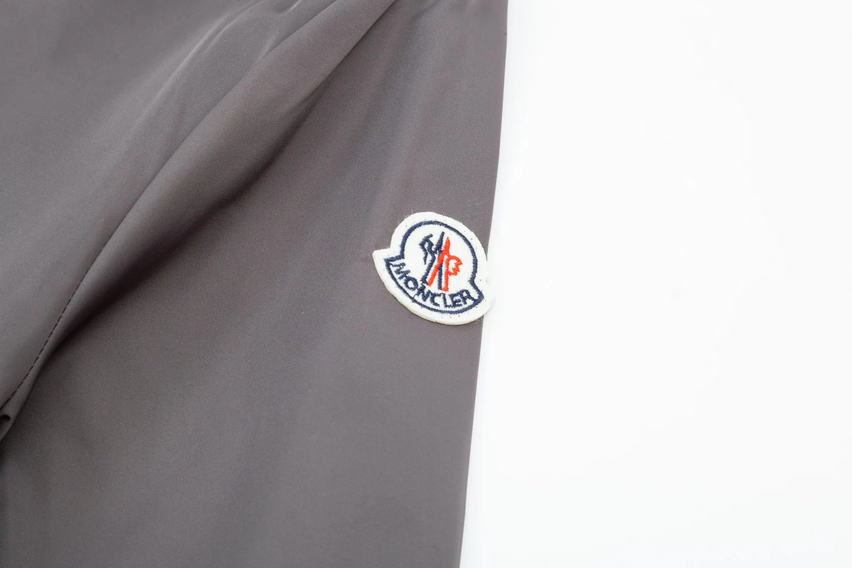 【MONCLER 公式旗艦店】モンクレール ジャケット 好評に付き再入荷！ 240920