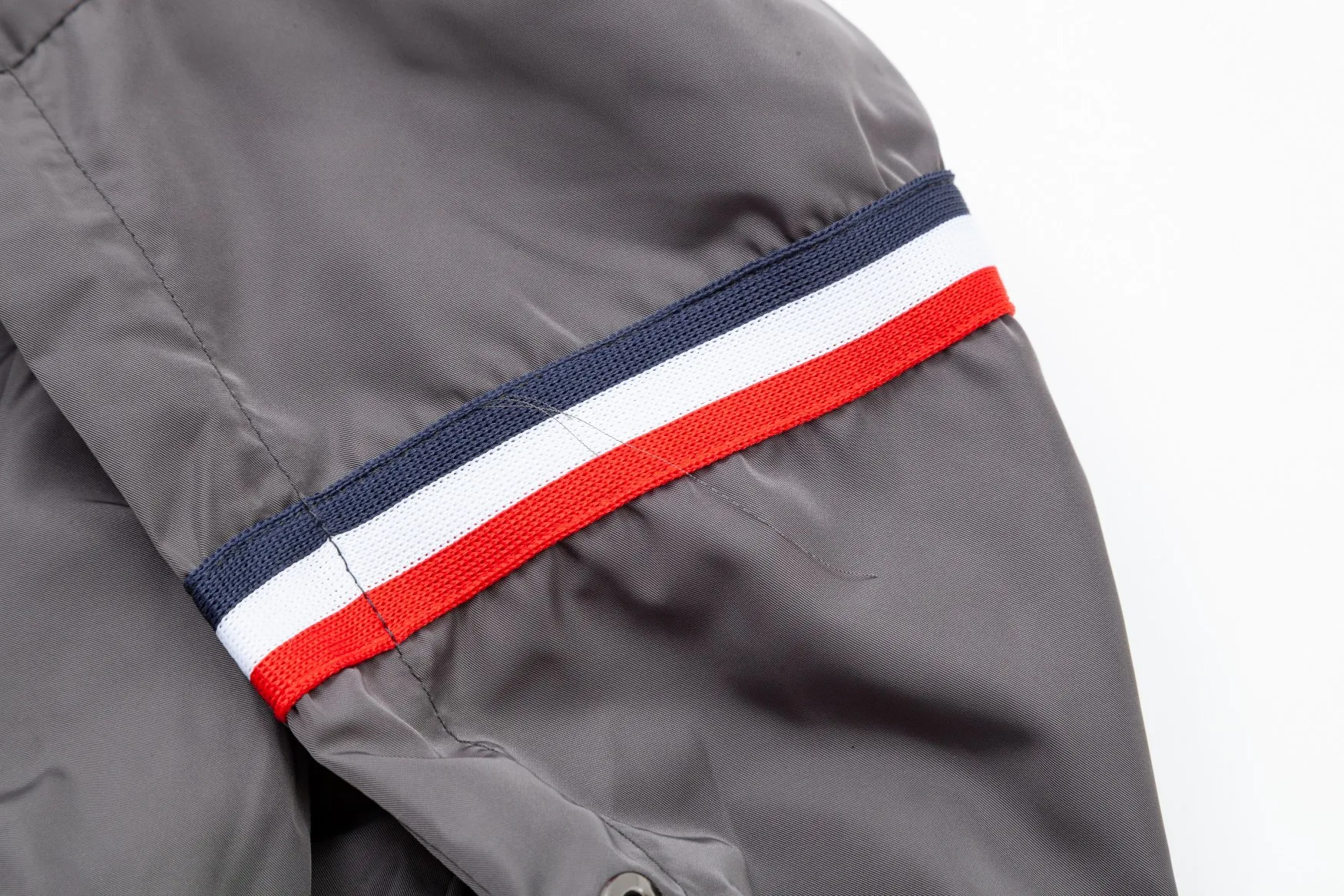 【MONCLER  公式旗艦店】モンクレール  ジャケット着 好評に付き再入荷 240826
