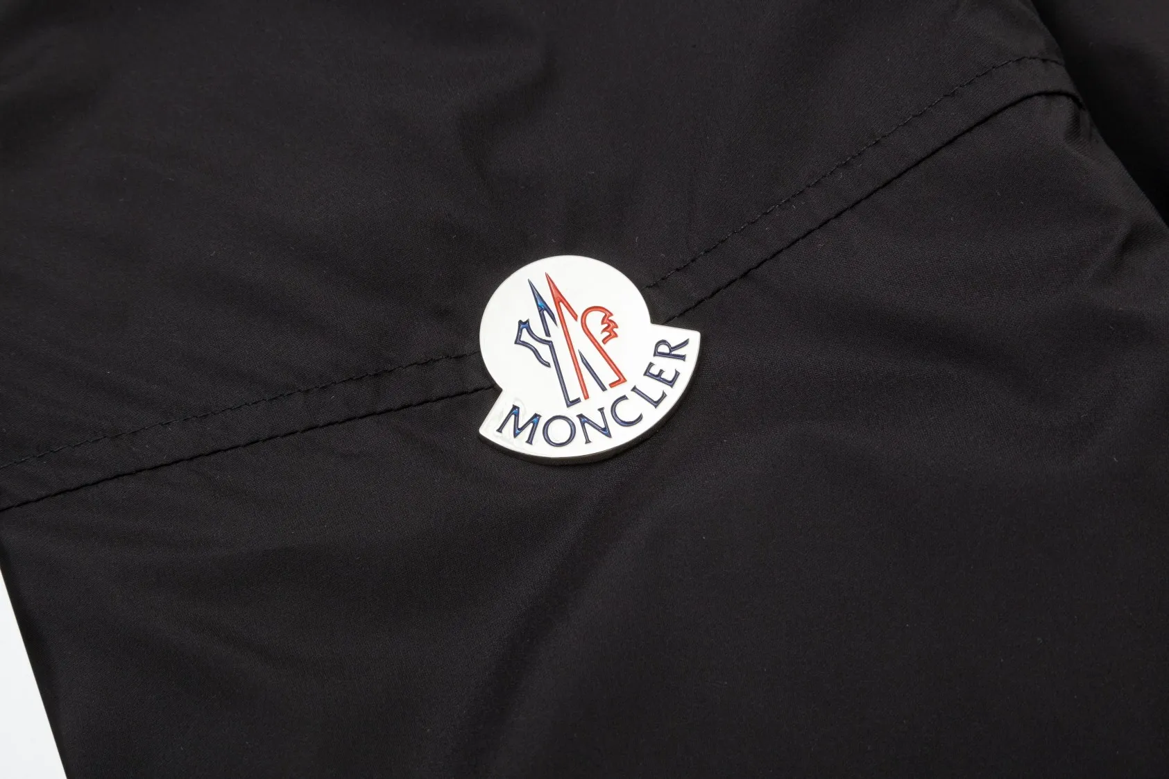 【MONCLER  公式旗艦店】モンクレール  ジャケット着 好評に付き再入荷 240826