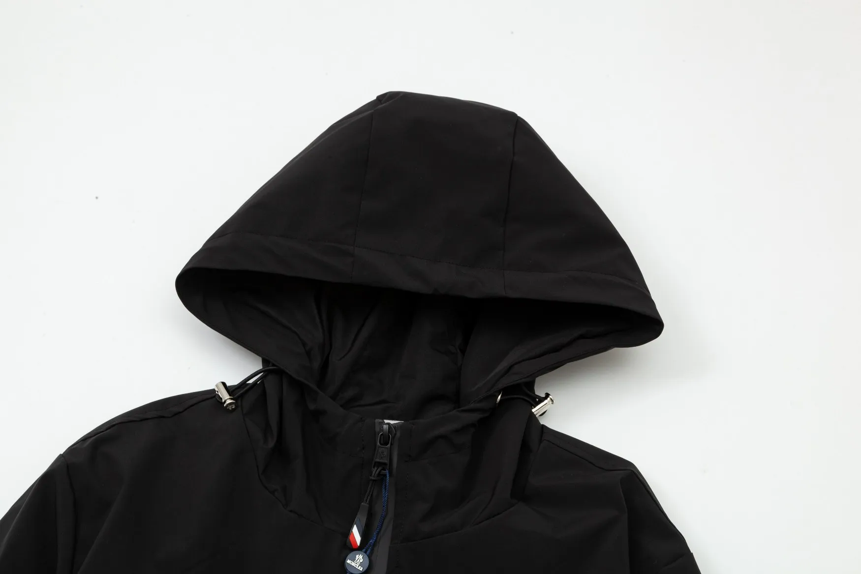 【MONCLER  公式旗艦店】モンクレール  ジャケット着 好評に付き再入荷 240826