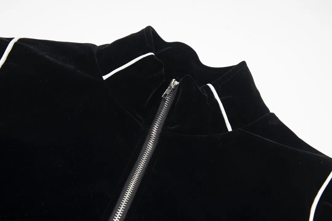 【CELINE 公式旗艦店】セリーヌ  ジャケット着好評に付き再入荷！ 241112