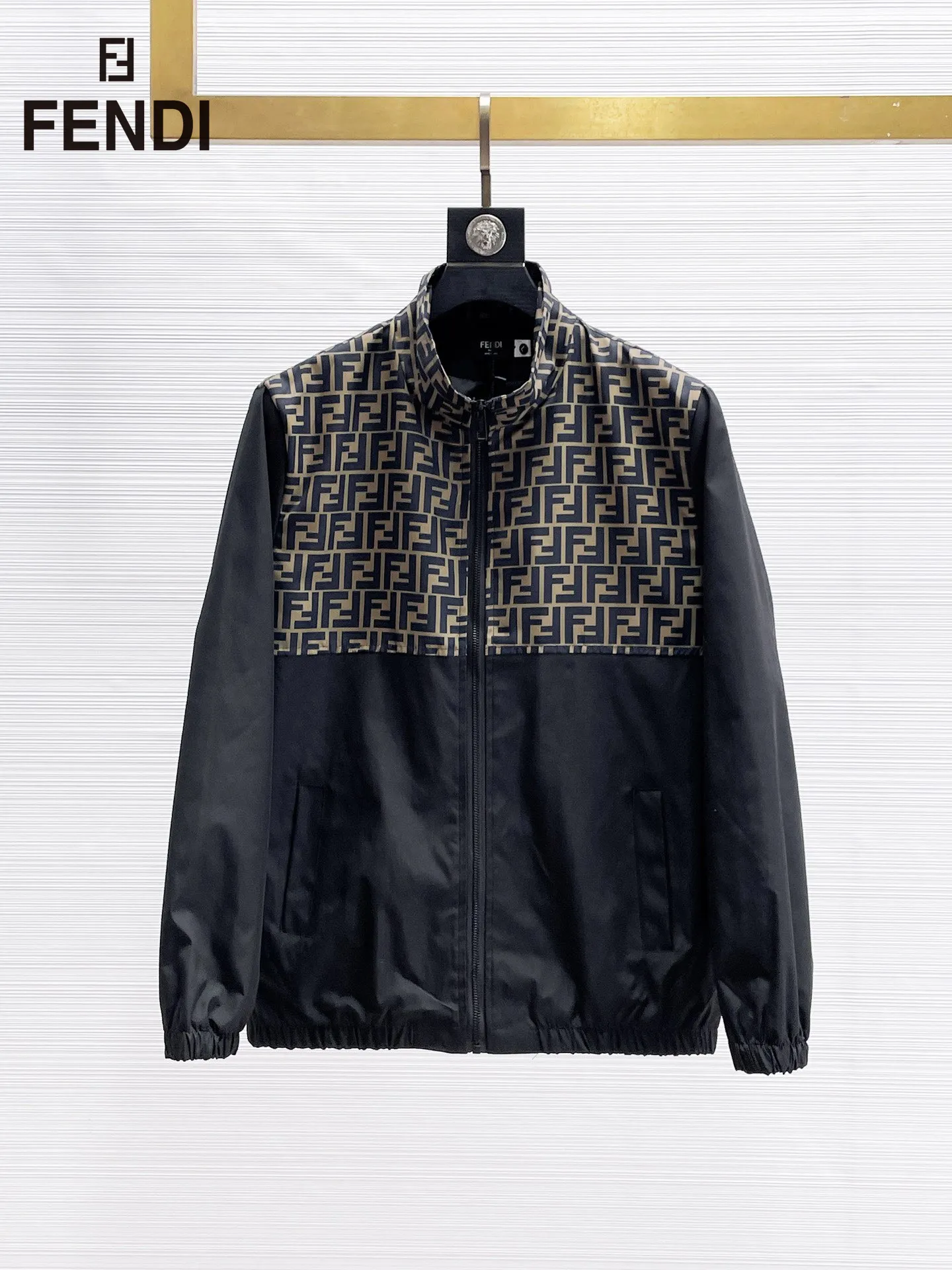 【FENDI  公式旗艦店】フェンディ  ジャケット着 好評に付き再入荷 241223