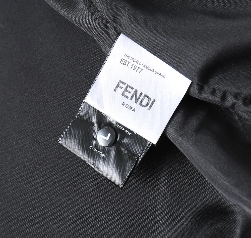 【FENDI  公式旗艦店】フェンディ  ジャケット着 好評に付き再入荷 241223