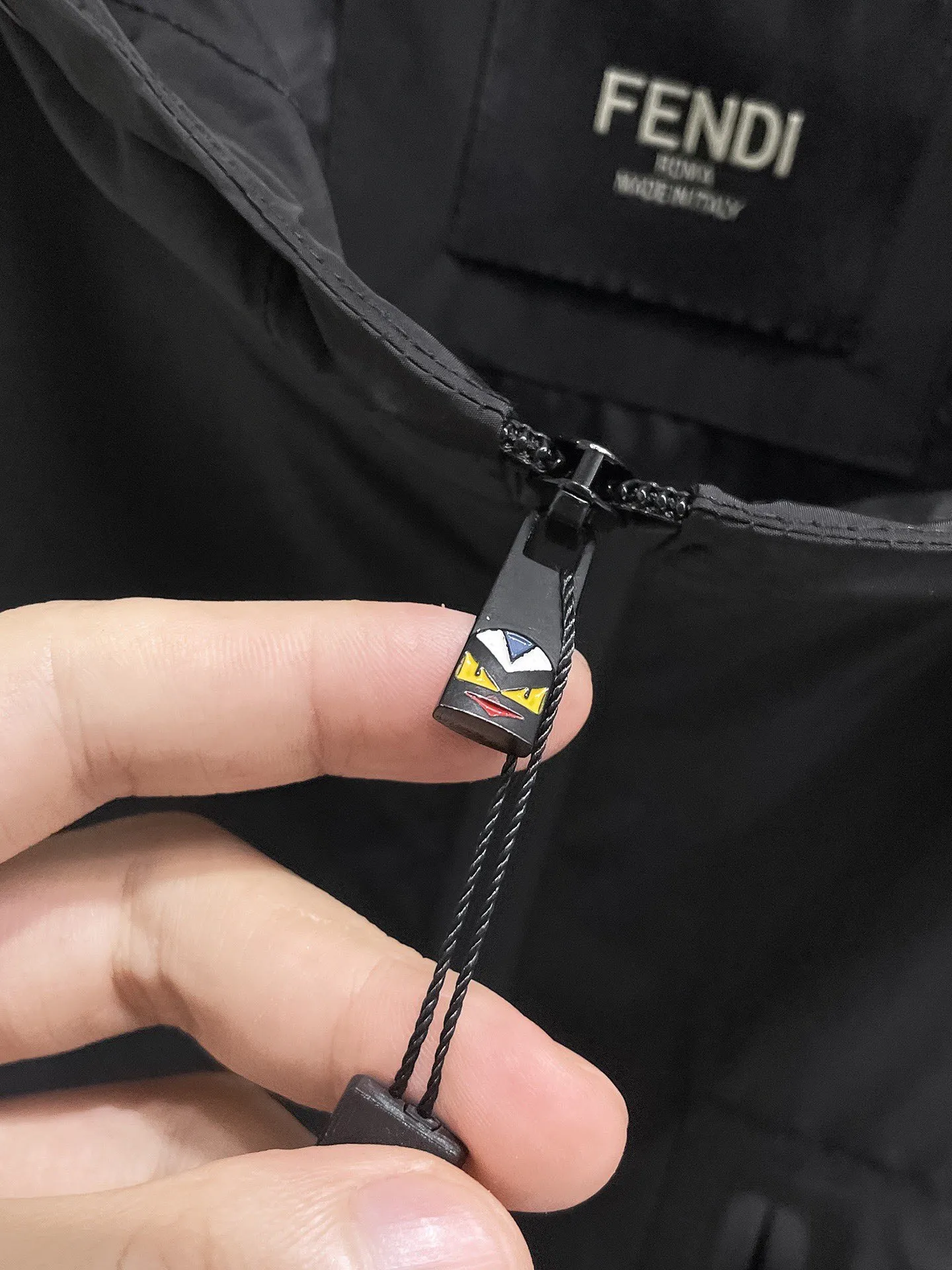 【FENDI  公式旗艦店】フェンディ  ジャケット着 好評に付き再入荷 241223