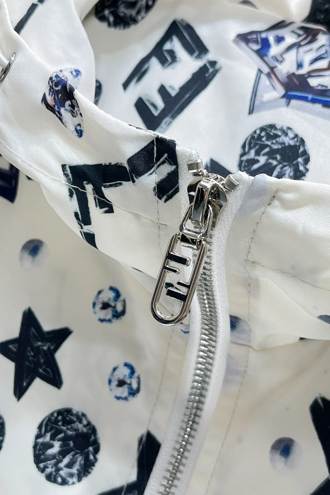 【FENDI  公式旗艦店】フェンディ ジャケット着 好評に付き再入荷 241223