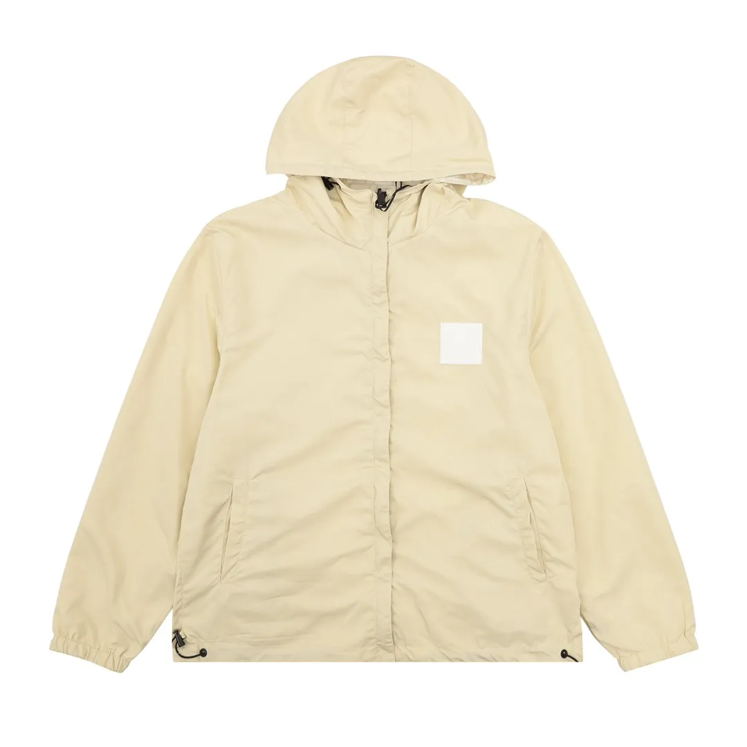 【FENDI  公式旗艦店】フェンディジャケット着 好評に付き再入荷！241122