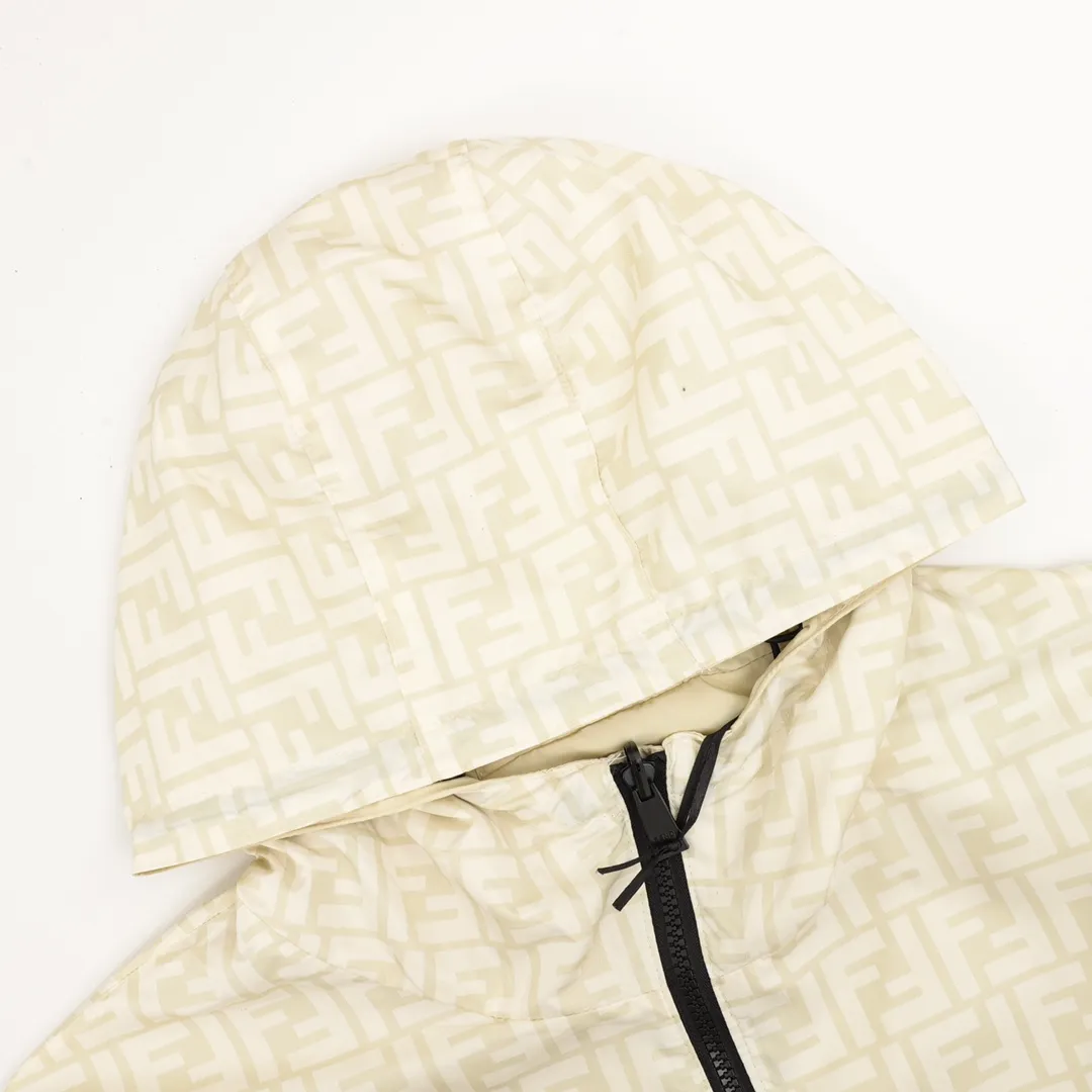 【FENDI  公式旗艦店】フェンディジャケット着 好評に付き再入荷！241122