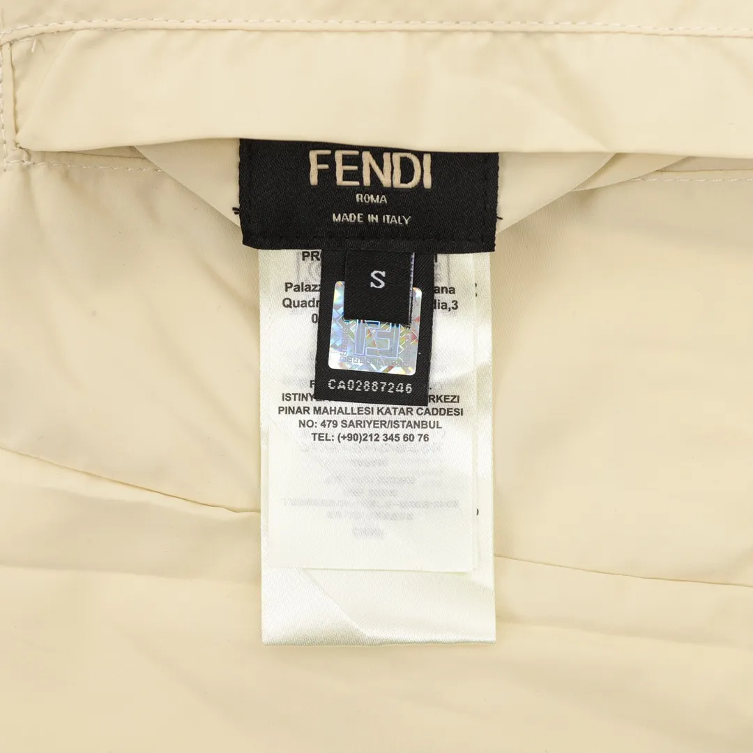 【FENDI  公式旗艦店】フェンディジャケット着 好評に付き再入荷！241122
