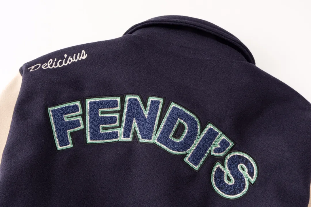 【FENDI  公式旗艦店】フェンディ   ジャケット着 好評に付き再入荷！241028