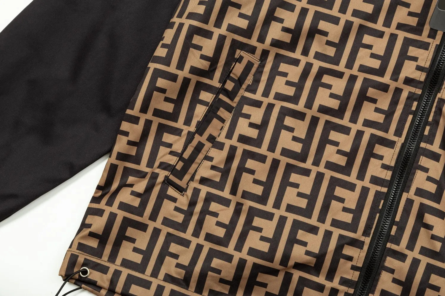 【FENDI  公式旗艦店】フェンディ  ジャケット着 ご好評に付き再入荷！241021