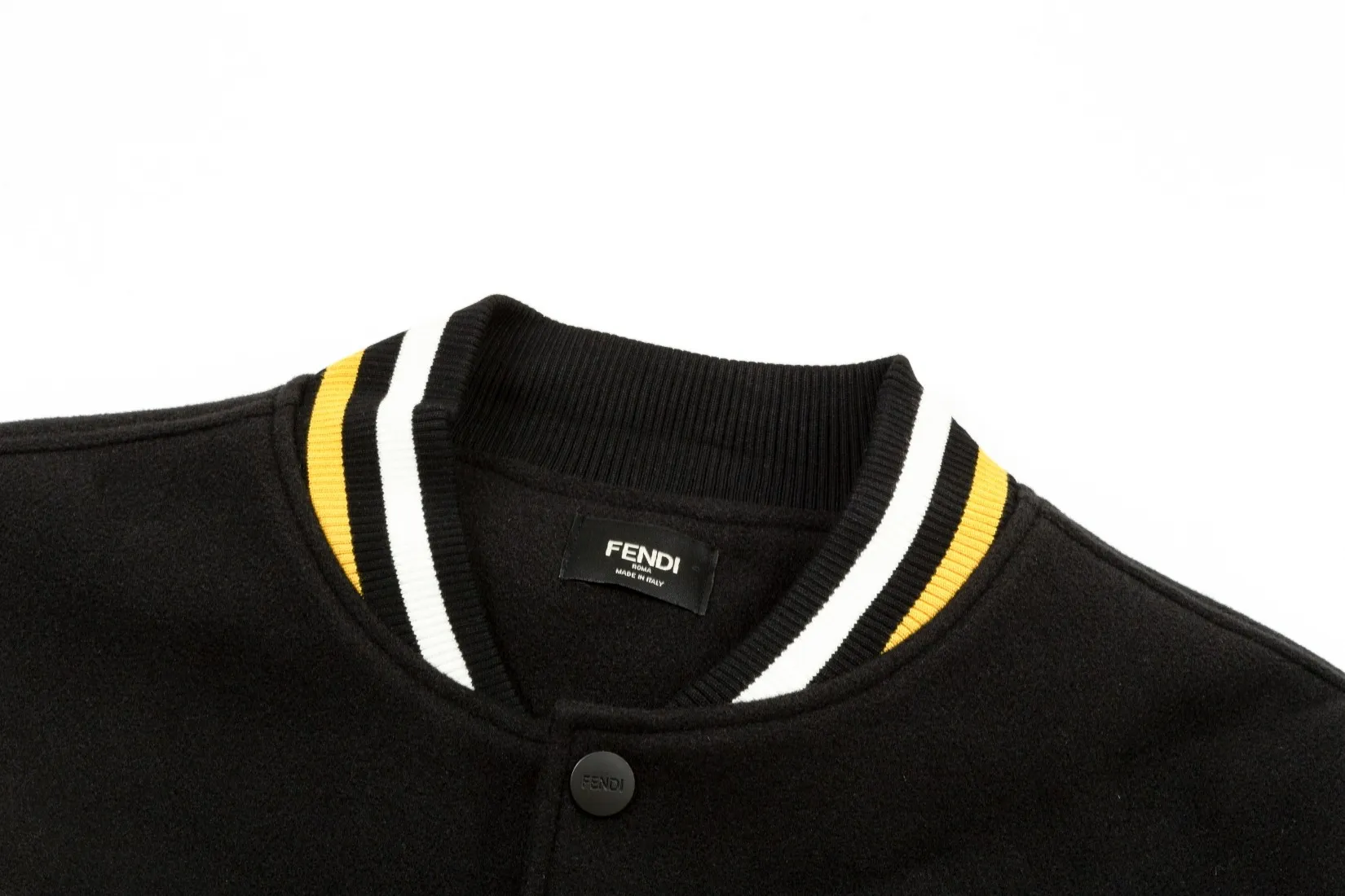 【FENDI 公式旗艦店】フェンディ  ジャケット着 ご好評に付き再入荷！241021