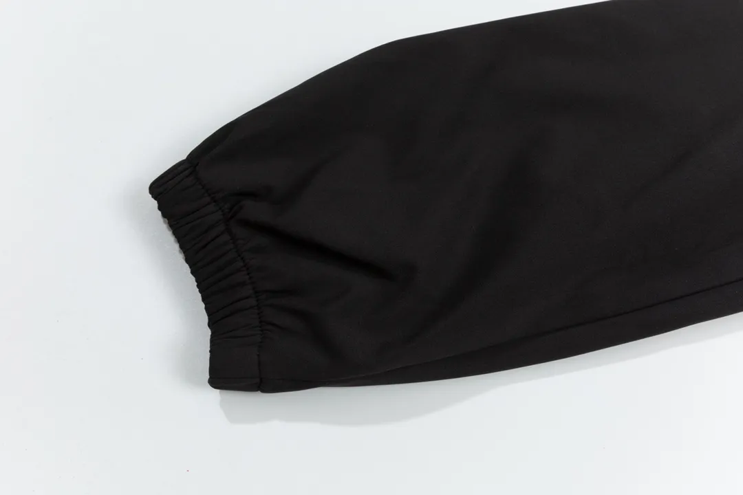 【FENDI】フェンディ ジャケット着ご好評に付き再入荷！240923