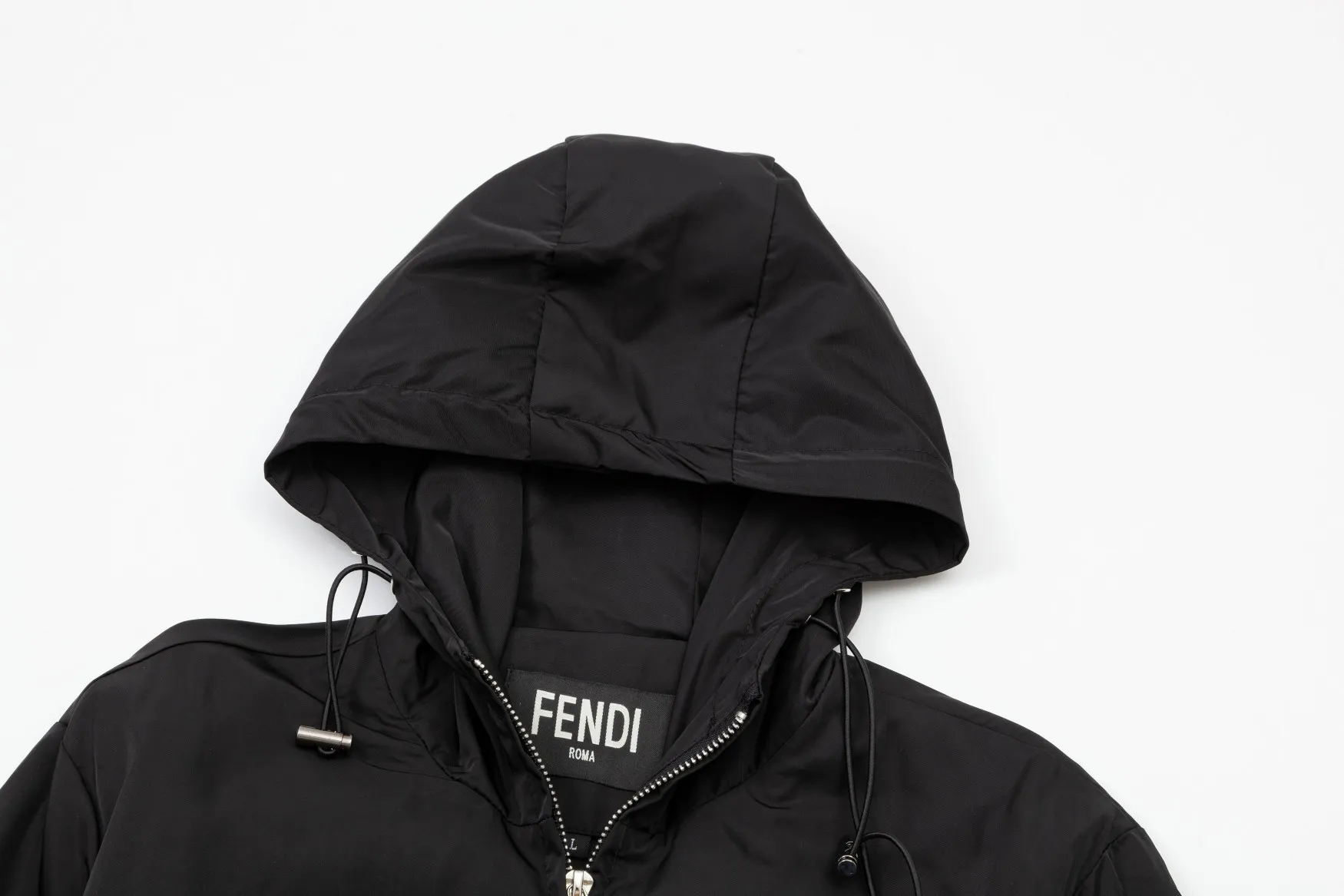 【FENDI  公式旗艦店】フェンディ ジャケット着 好評に付き再入荷 240826