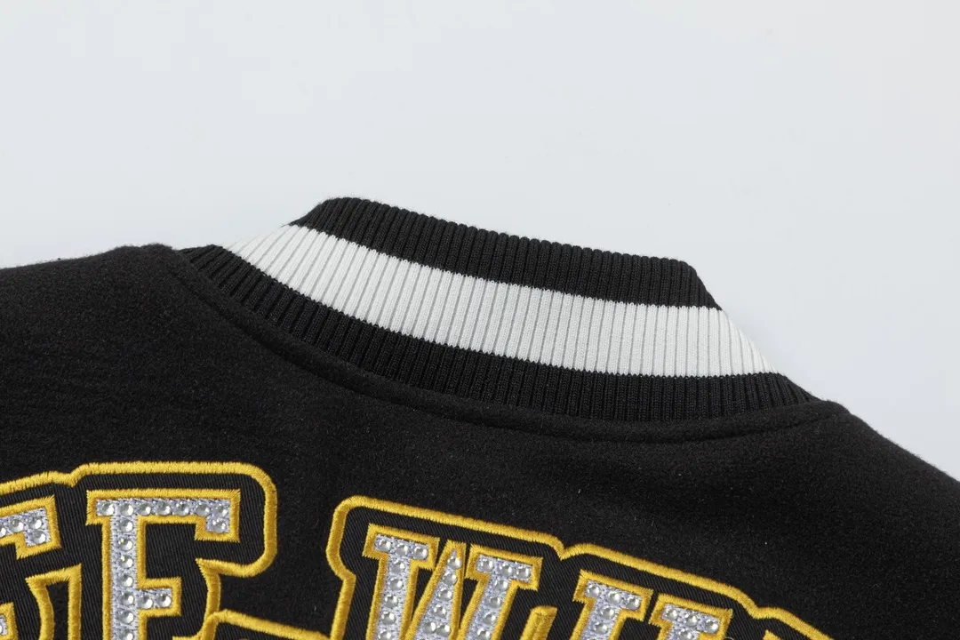 【OFF-WHITE  公式旗艦店】オフホワイト  野球着  ジャケット着ご好評に付き再入荷！241216