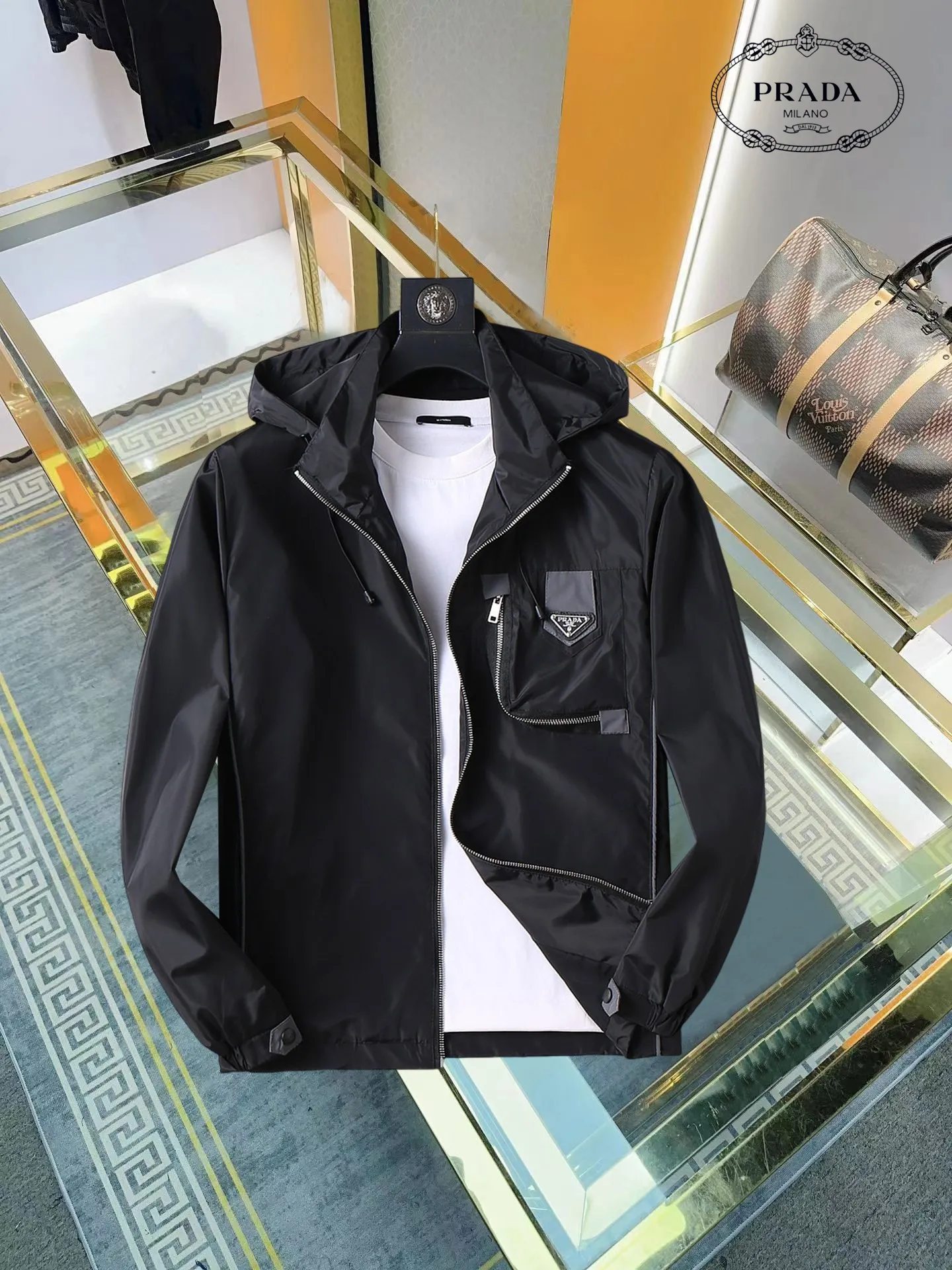 【PRADA  公式旗艦店】プラダ   ジャケット着 ご好評に付き再入荷！250107