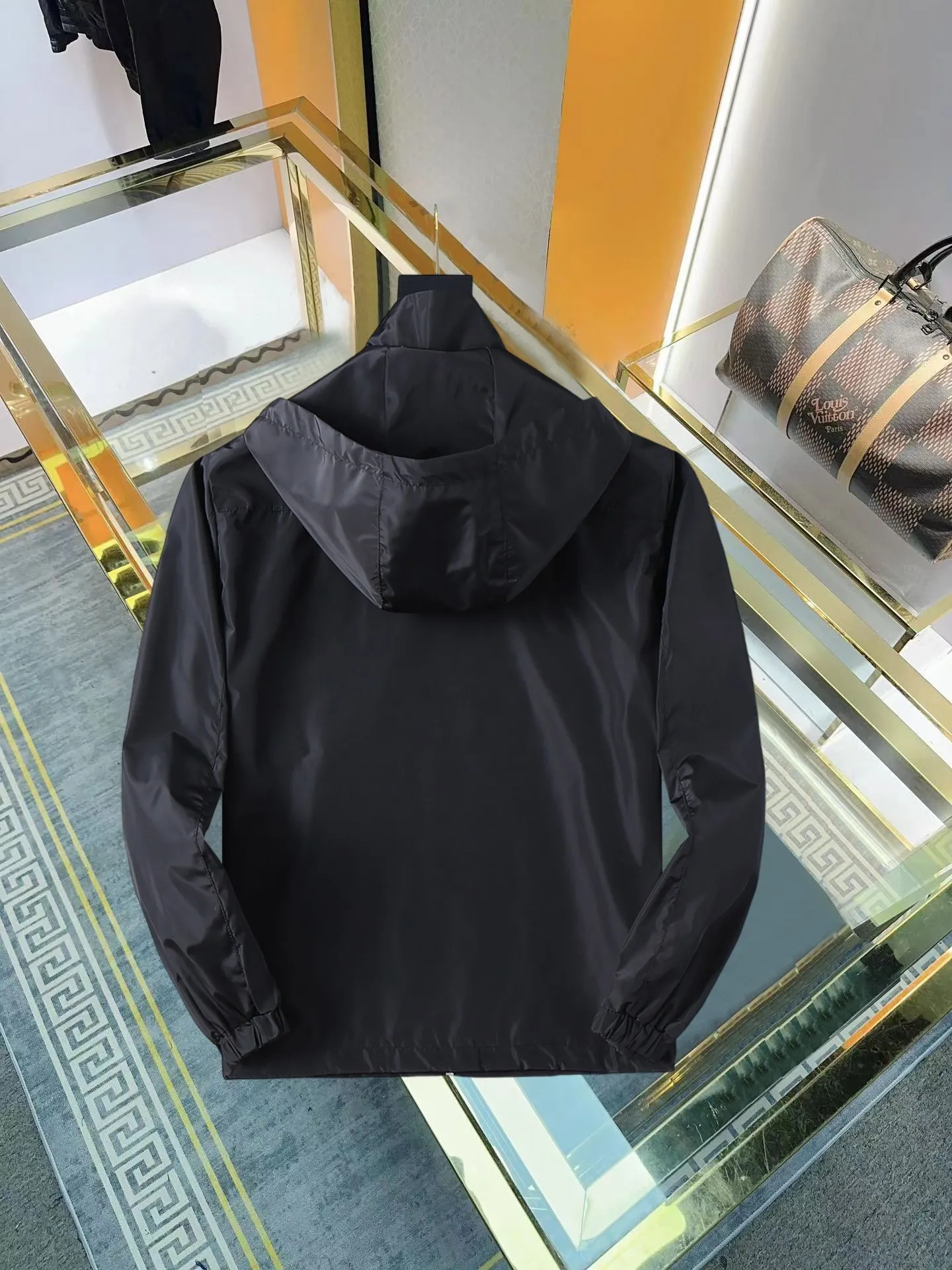 【PRADA  公式旗艦店】プラダ   ジャケット着 ご好評に付き再入荷！250107