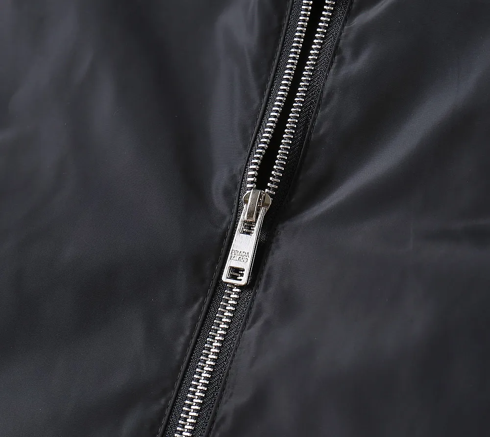【PRADA  公式旗艦店】プラダ   ジャケット着 ご好評に付き再入荷！250107