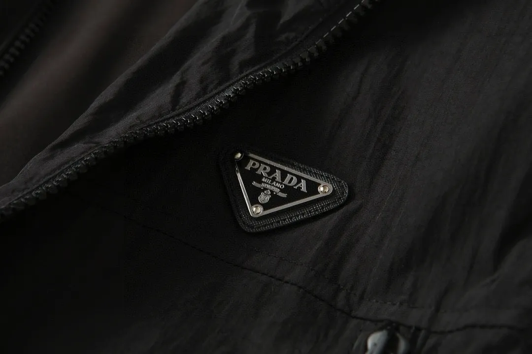 【PRADA  公式旗艦店】プラダ   ジャケット着 ご好評に付き再入荷！250107