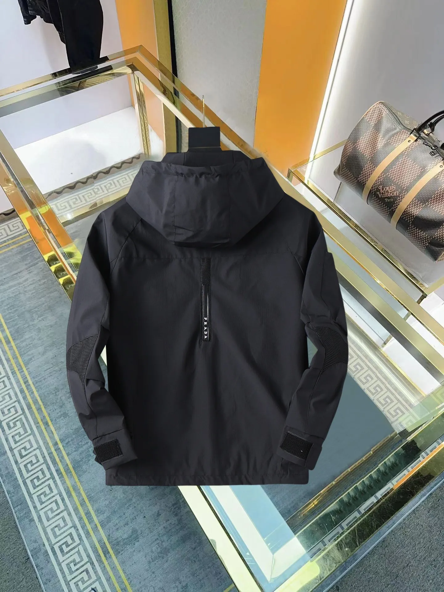 【PRADA  公式旗艦店】プラダ   ジャケット着 ご好評に付き再入荷！250107