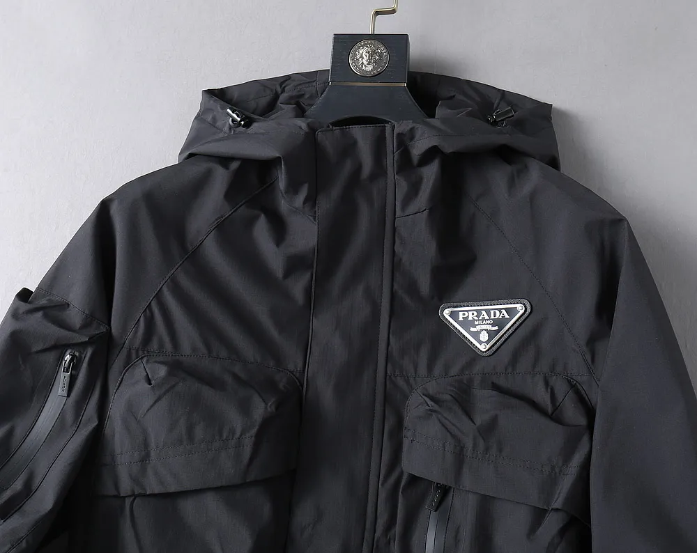 【PRADA  公式旗艦店】プラダ   ジャケット着 ご好評に付き再入荷！250107