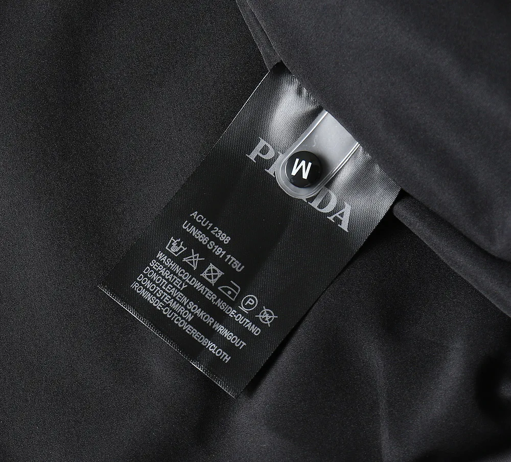 【PRADA  公式旗艦店】プラダ   ジャケット着 ご好評に付き再入荷！250107