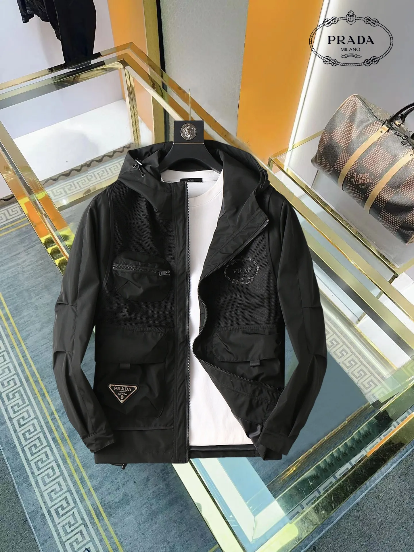 【PRADA  公式旗艦店】プラダ   ジャケット着 ご好評に付き再入荷！250107